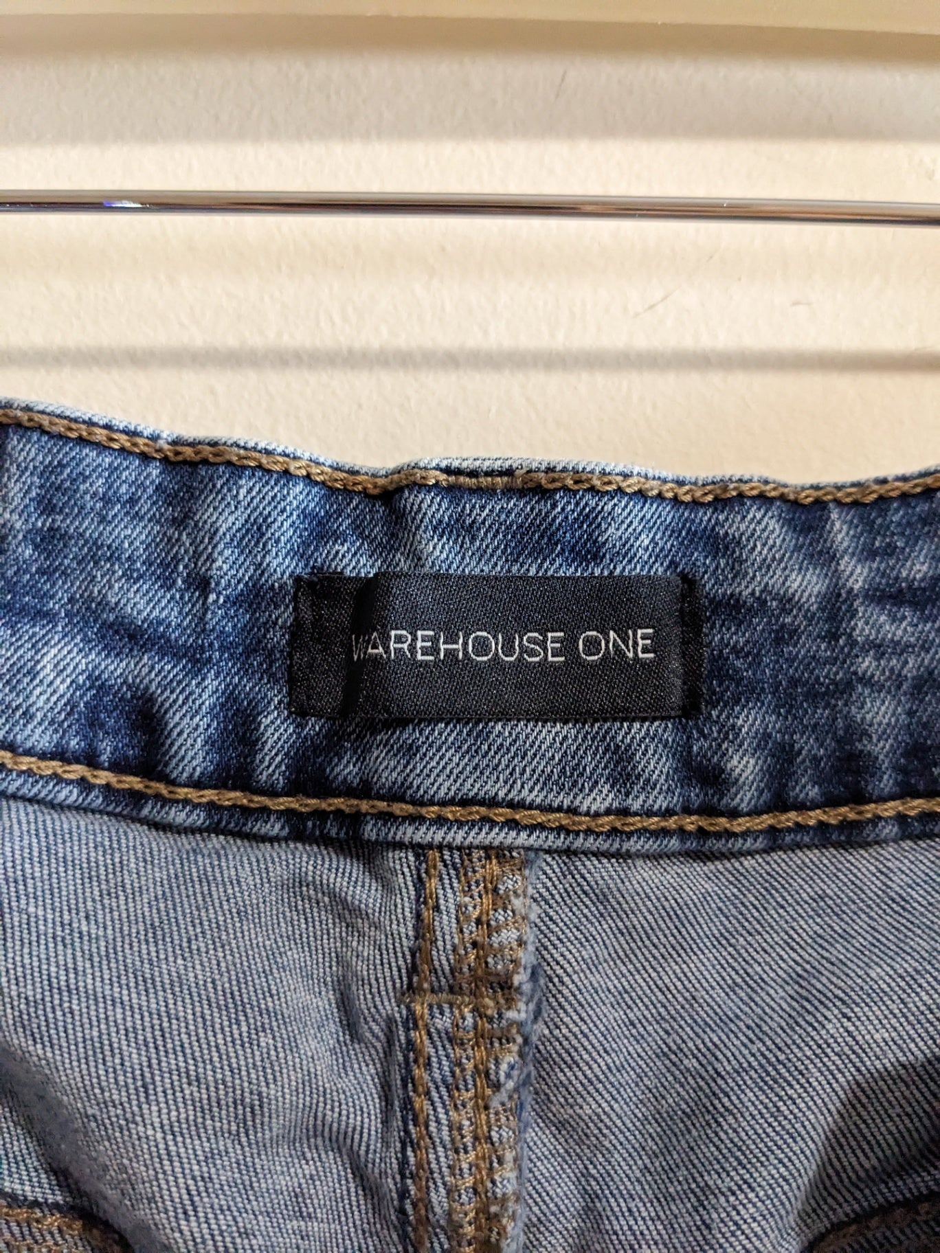 Warehouse One distressed denim shorts - SZ 6