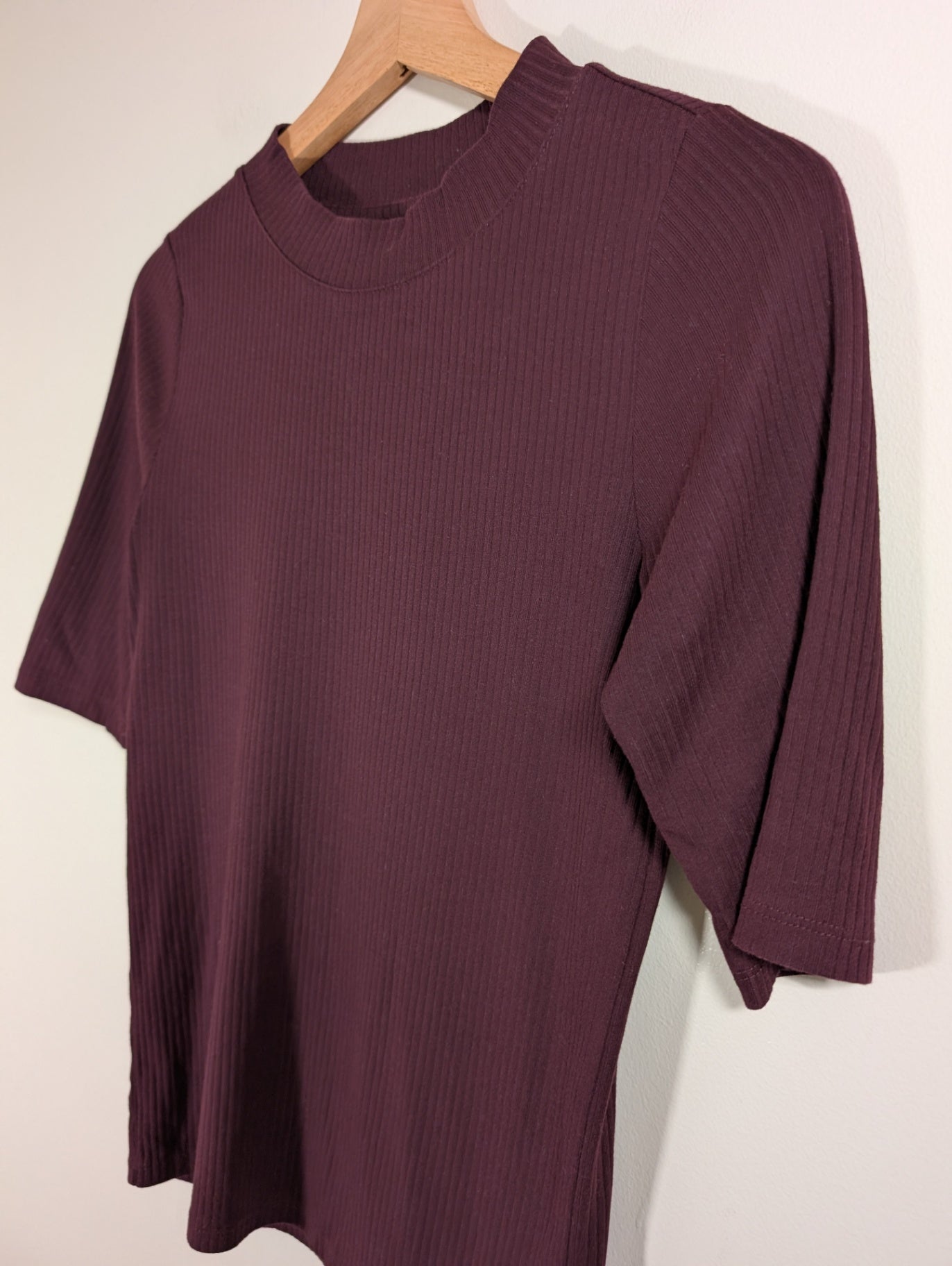 Gap dark purple ribbed tee - Small