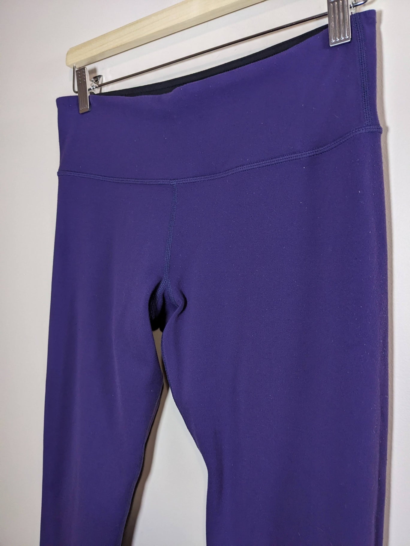 Lululemon Black/Purple Reversible Leggings - Sz 8