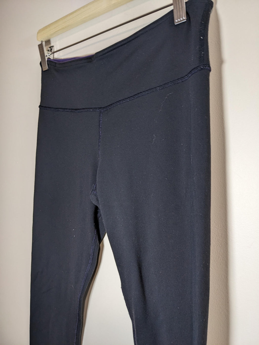 Lululemon Black/Purple Reversible Leggings - Sz 8