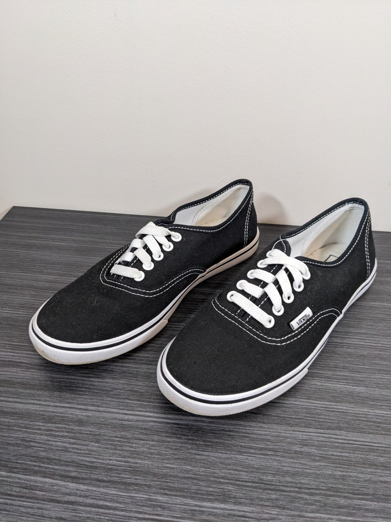 Vans Black Authentic Canvas Lace Up Shoes Sz 6.5