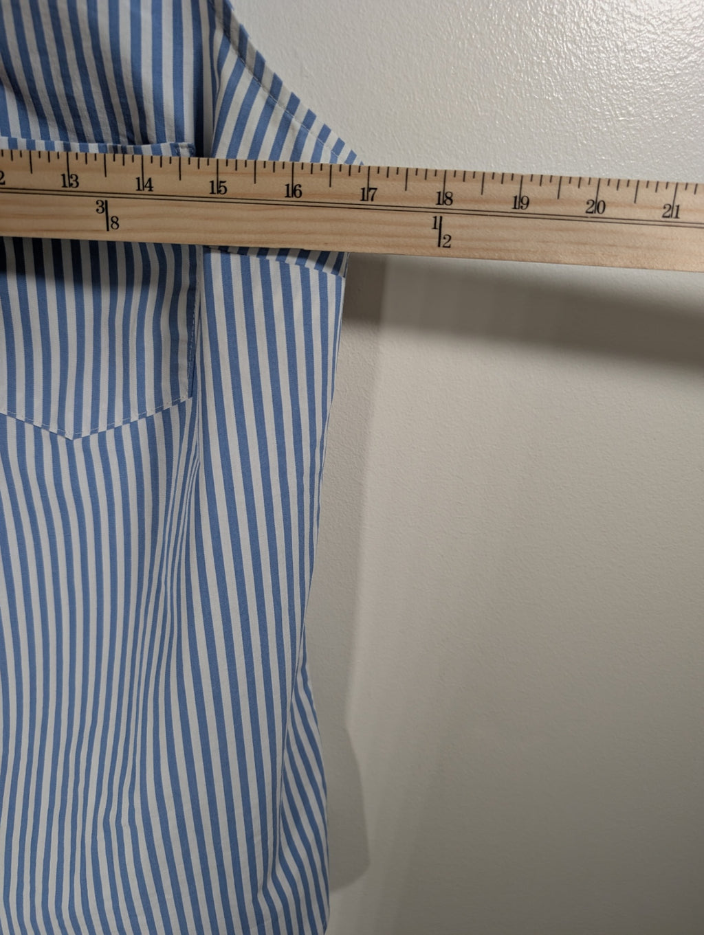 Reitmans striped sleeveless blouse - Small