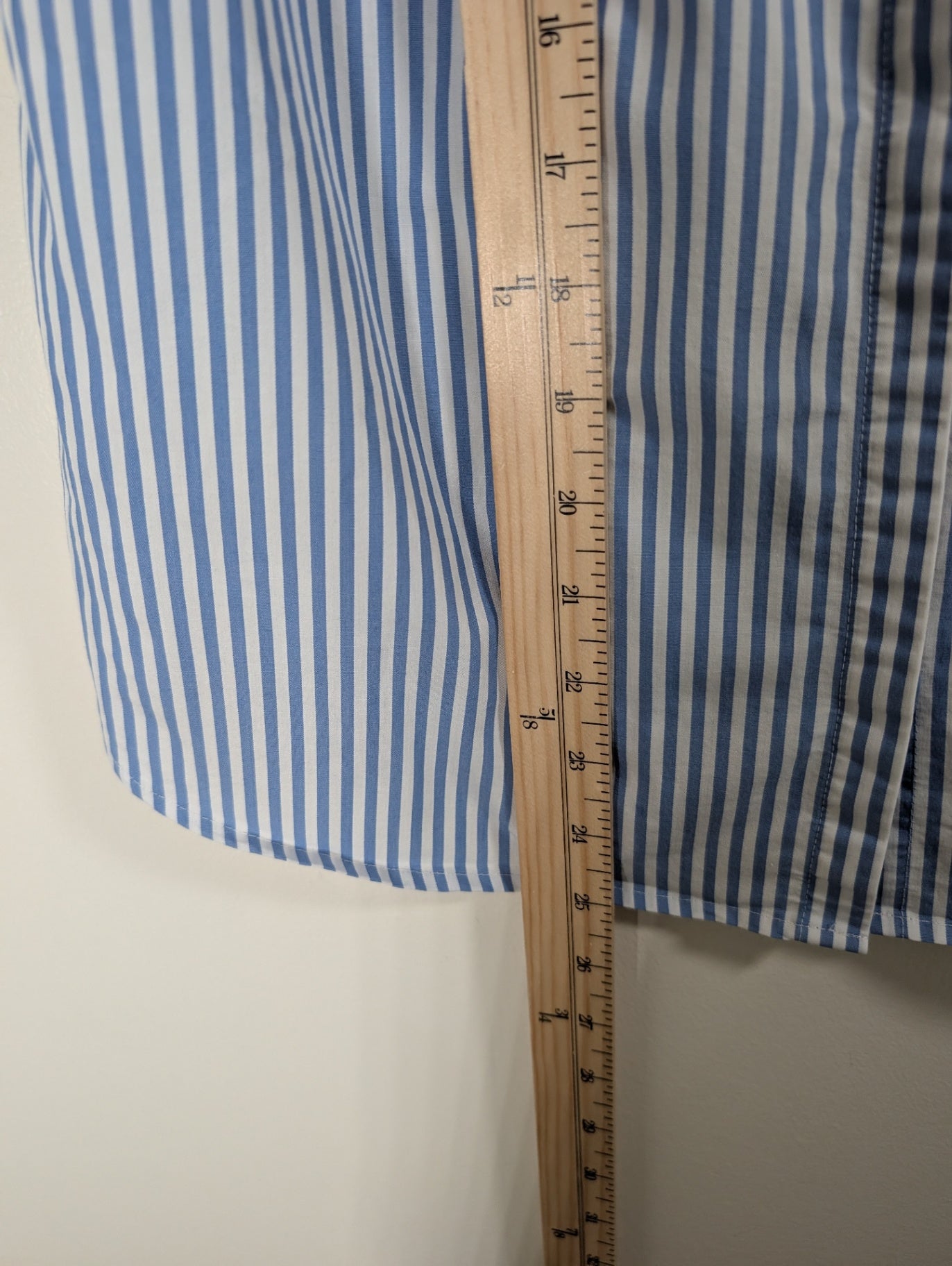 Reitmans striped sleeveless blouse - Small