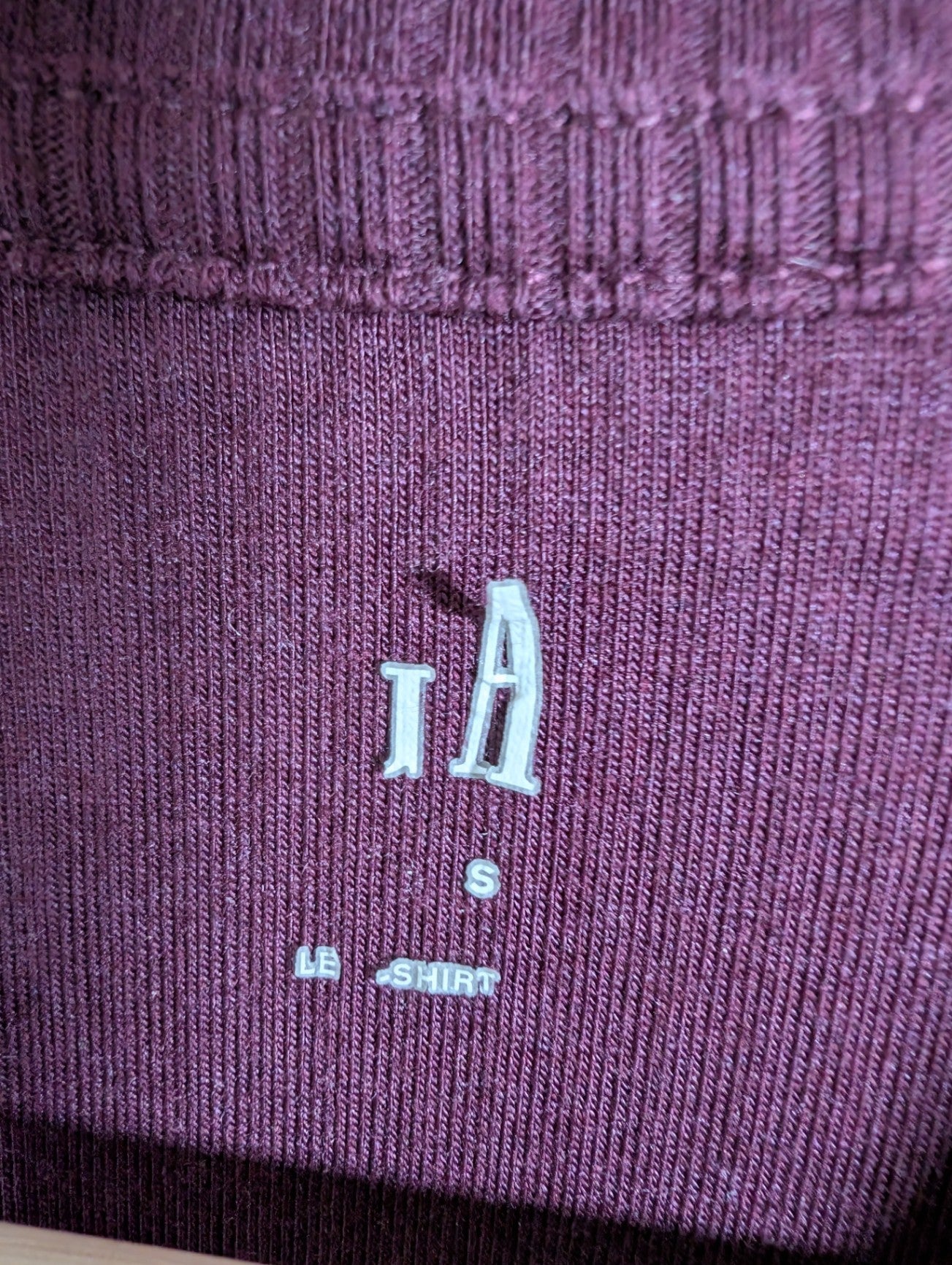 Gap dark purple ribbed tee - Small