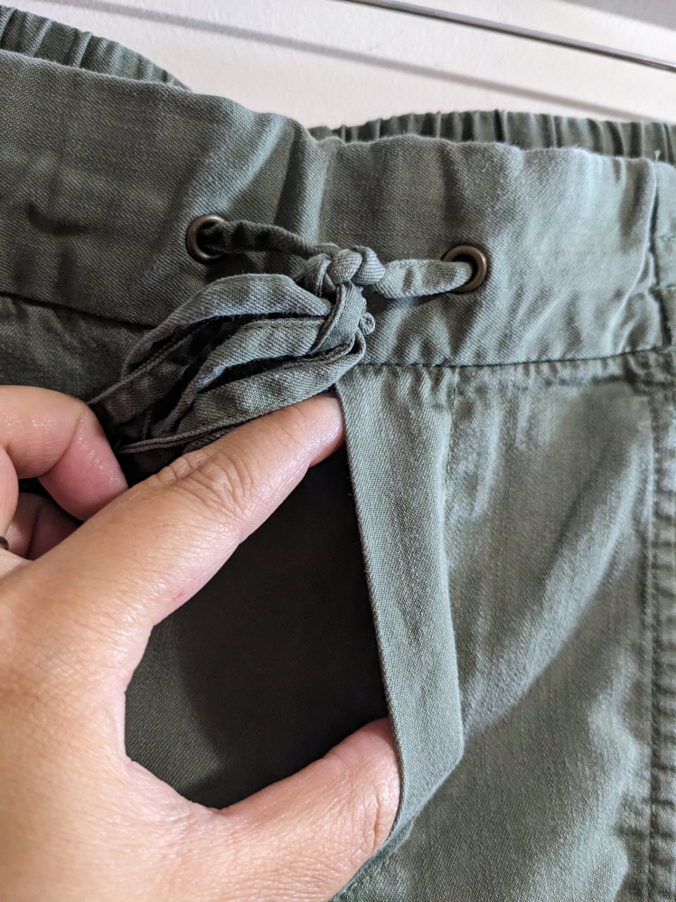 Old Navy Olive Drawstring Pants - Medium