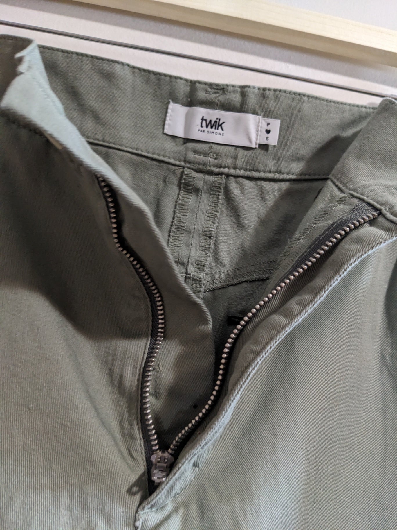 Twik par simons pants size small
