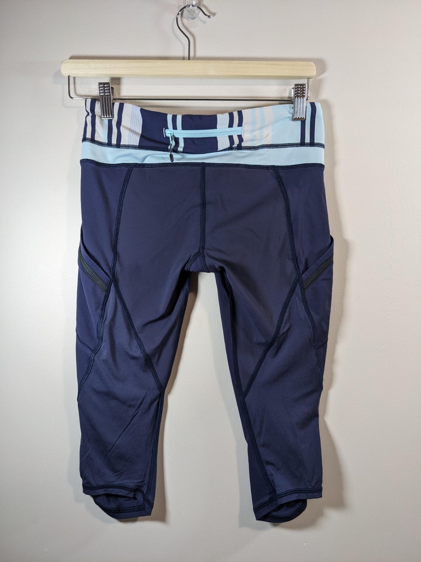 Lululemon Blue/White Stripe Crop Sz 6
