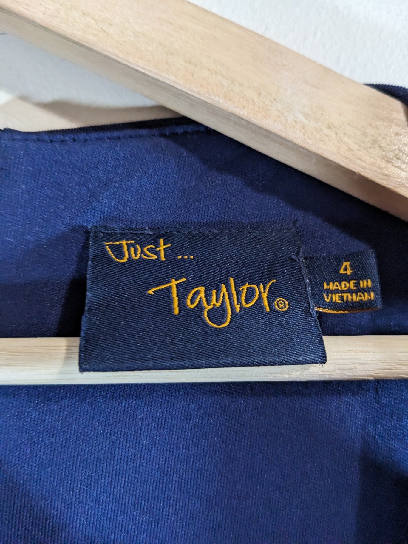 Just Taylor Navy Floral Dress