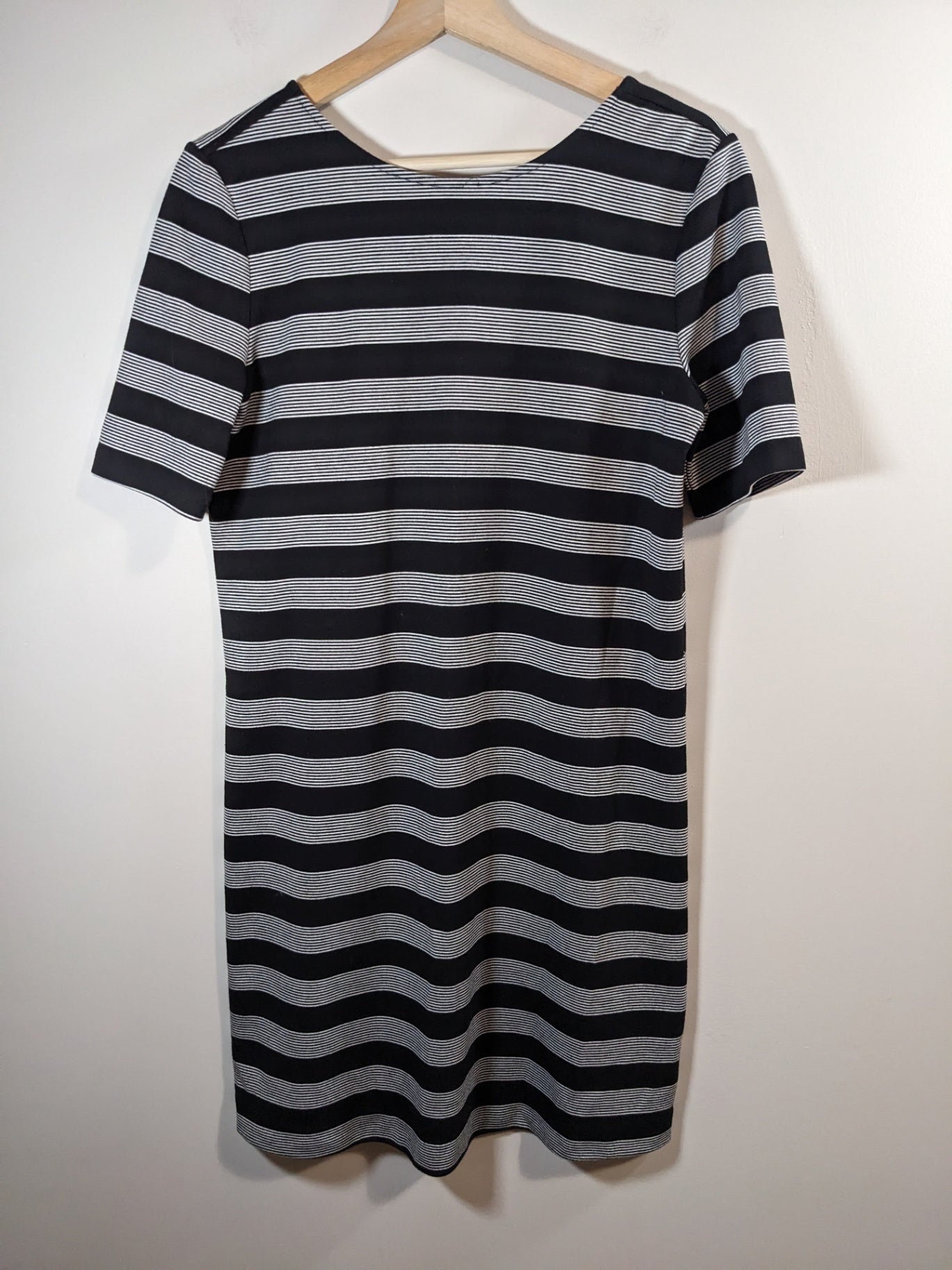 Gap low back striped dress Sz S