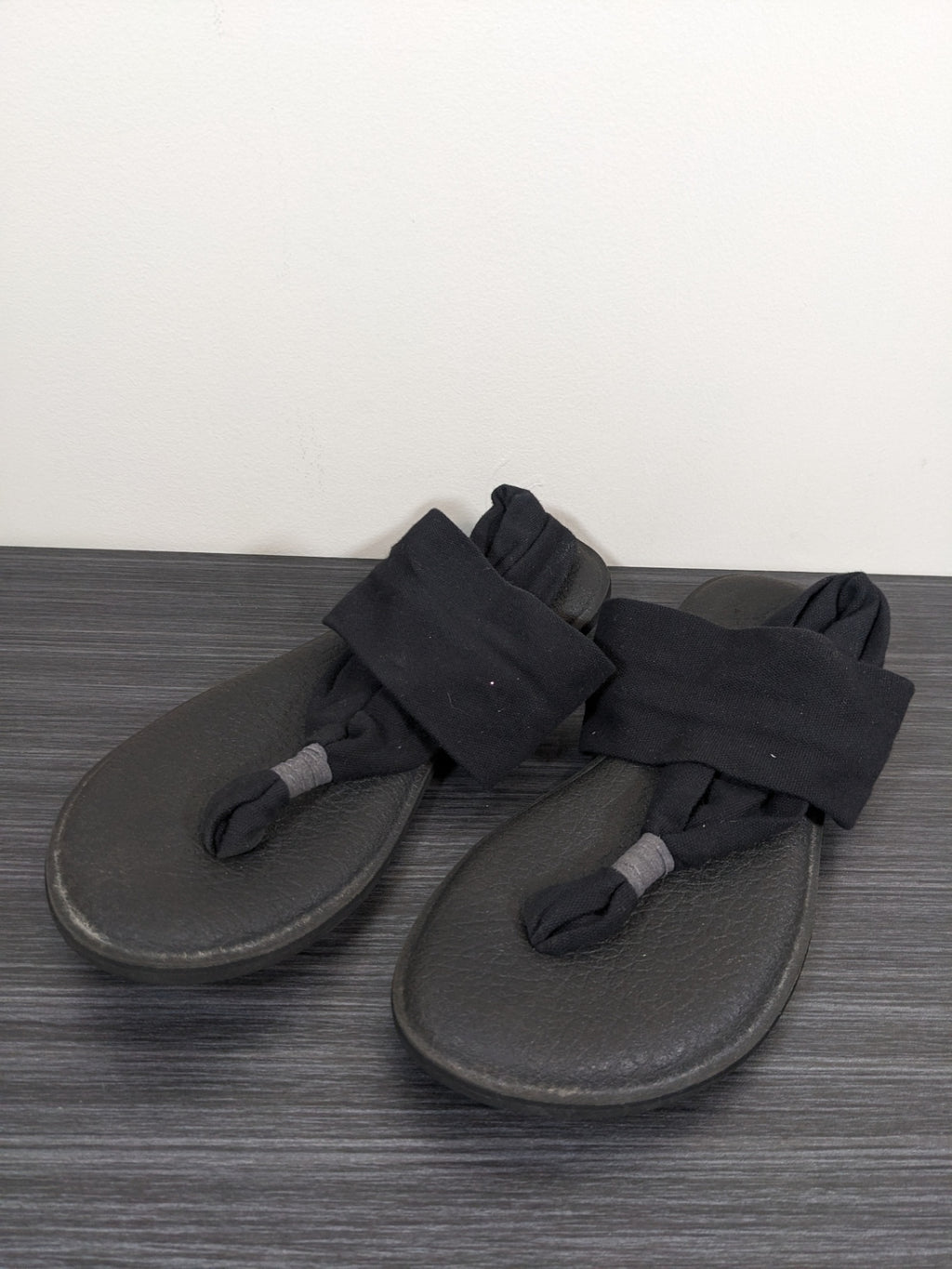 Sanuk Black Sandals Sz 7