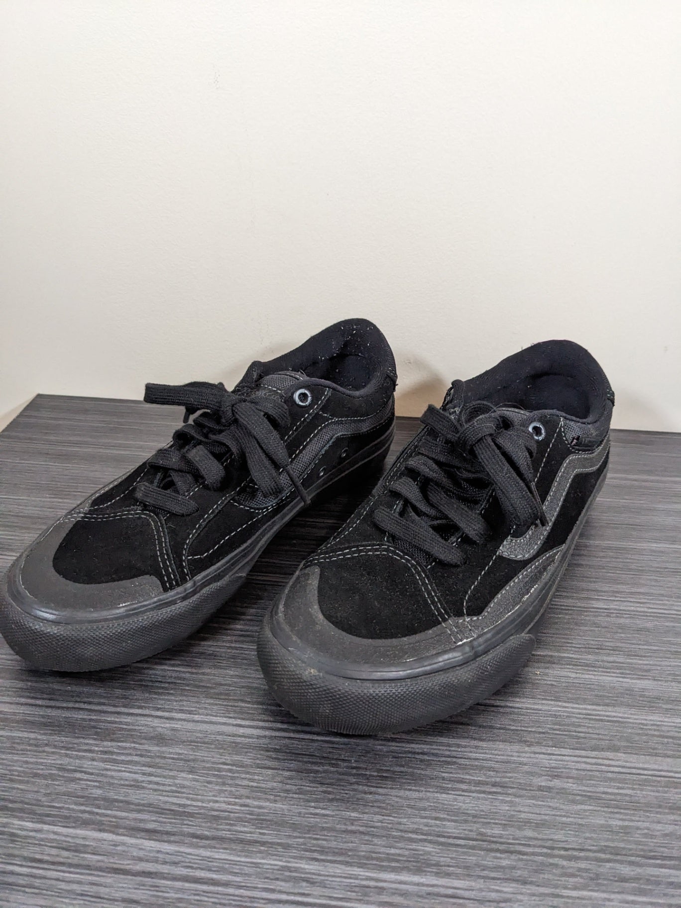 Vans Lace Up Black Shoes Sz 6.5