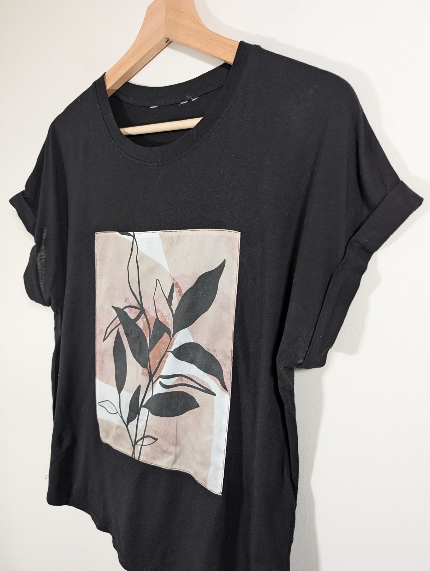 No label floral graphic tee - appears Medium