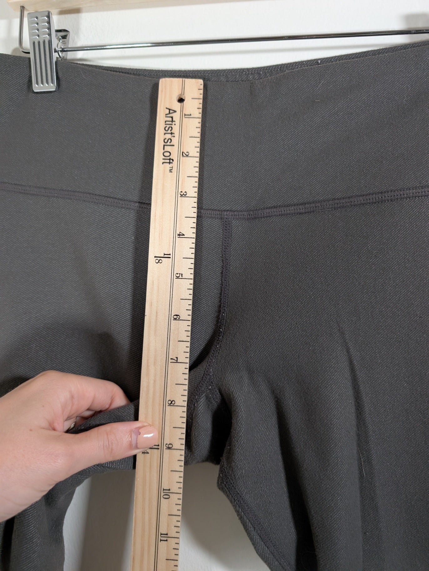 Lululemon olive crop leggings - SZ 8
