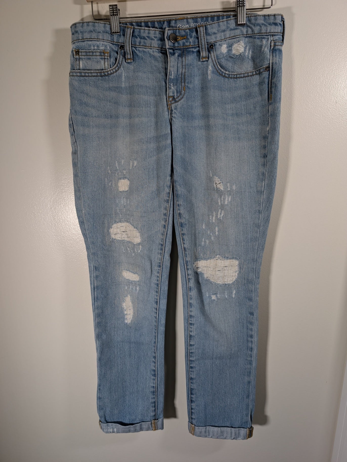 Gap boyfriend fit distressed jeans - SZ 4/27