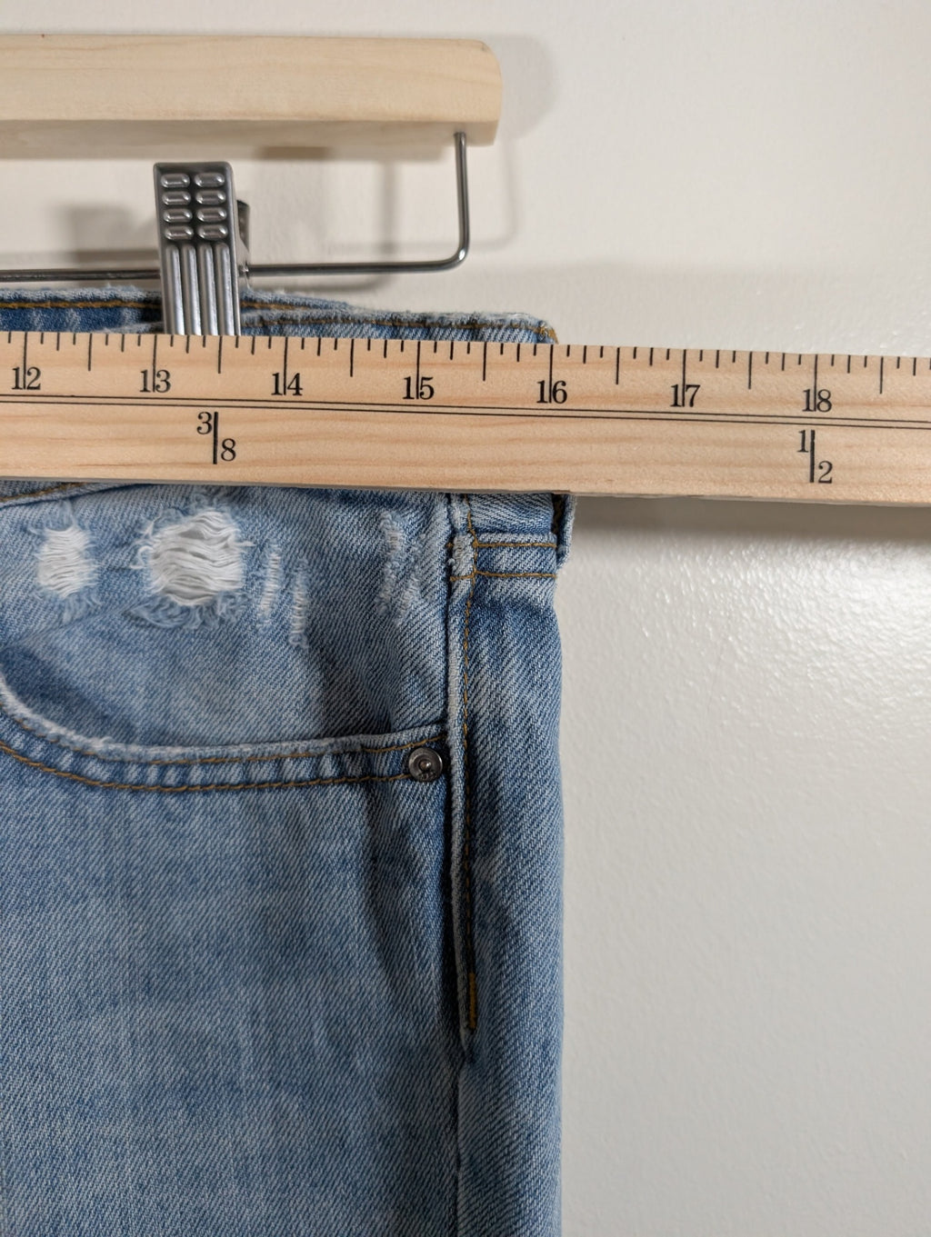 Gap boyfriend fit distressed jeans - SZ 4/27