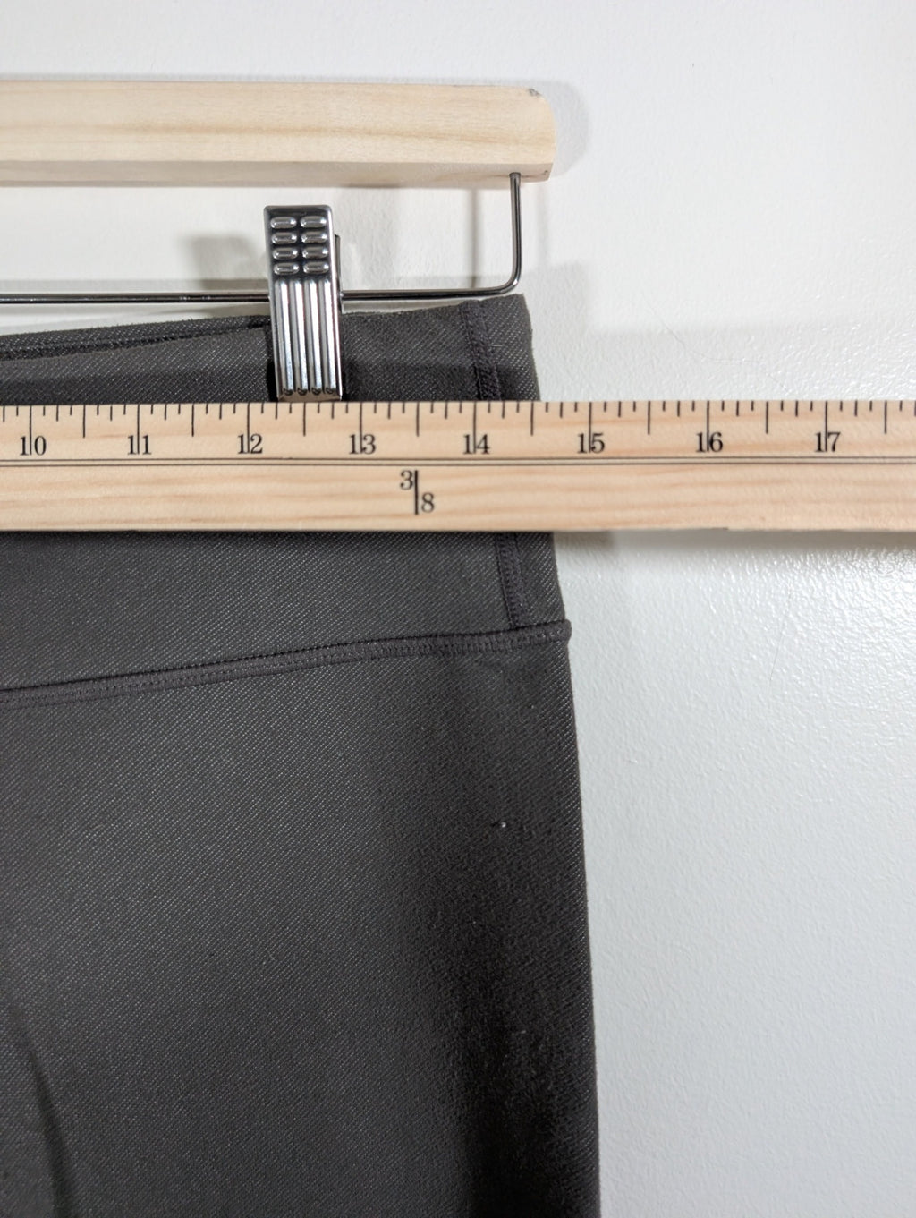 Lululemon olive crop leggings - SZ 8