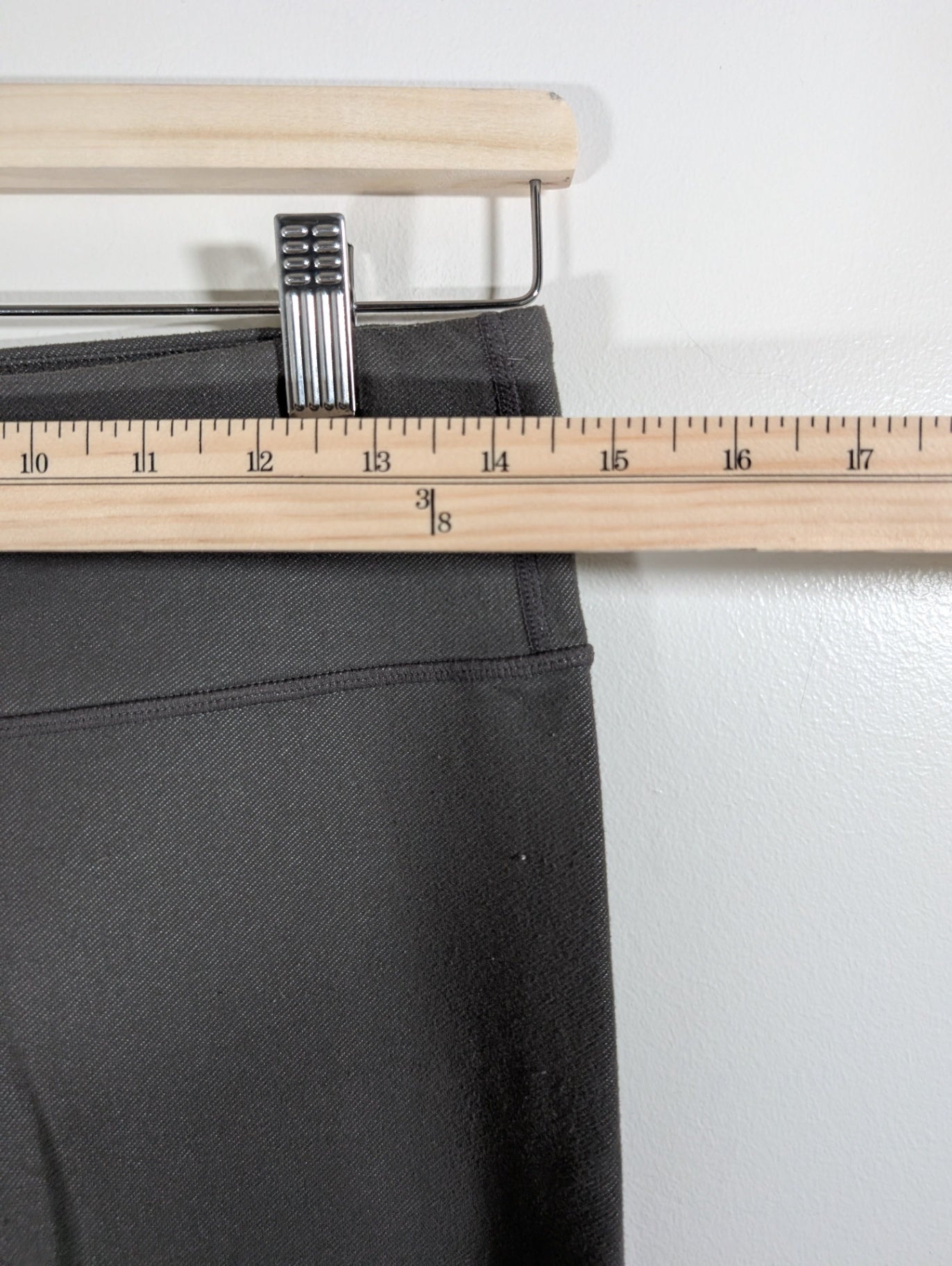 Lululemon olive crop leggings - SZ 8