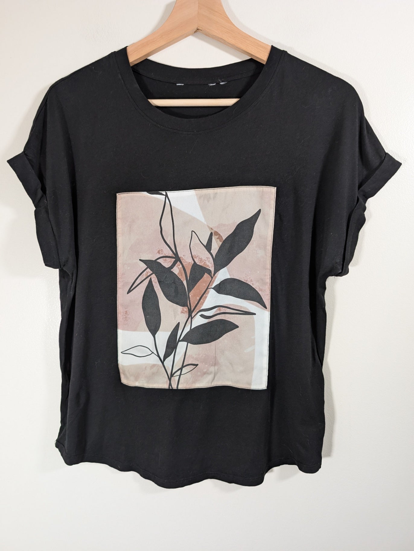 No label floral graphic tee - appears Medium