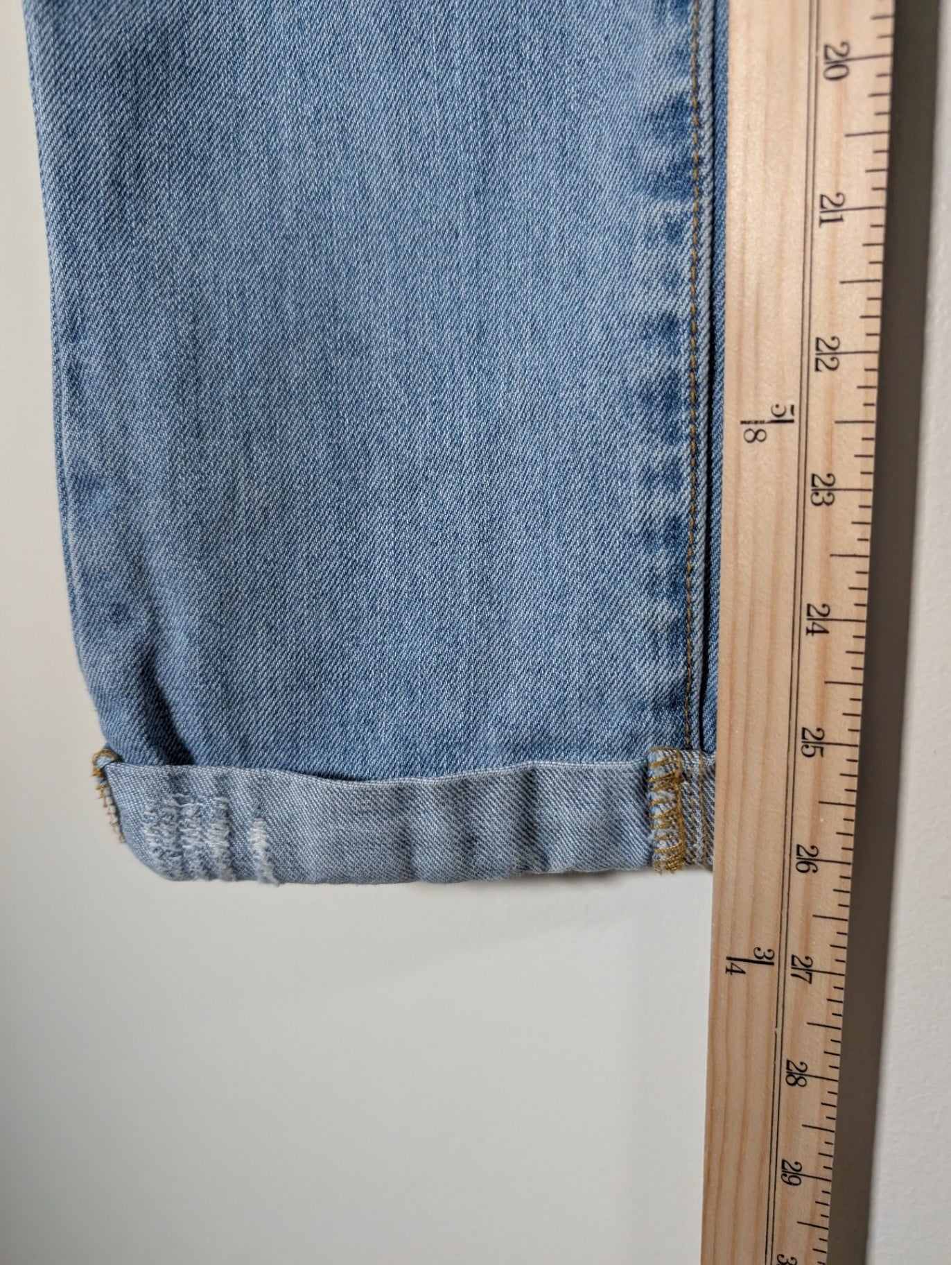 Gap boyfriend fit distressed jeans - SZ 4/27