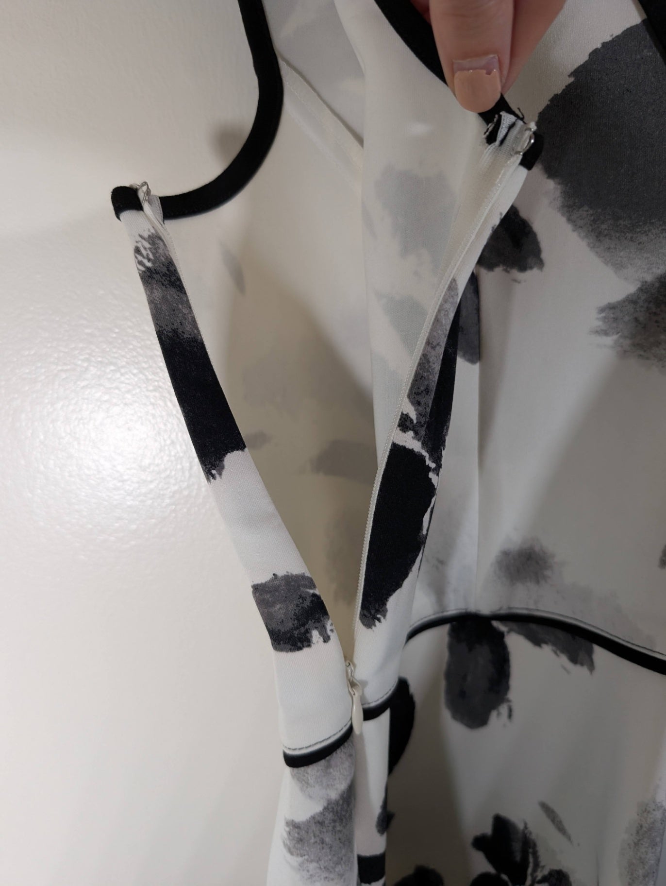 Le Château black floral peplum blouse - Medium