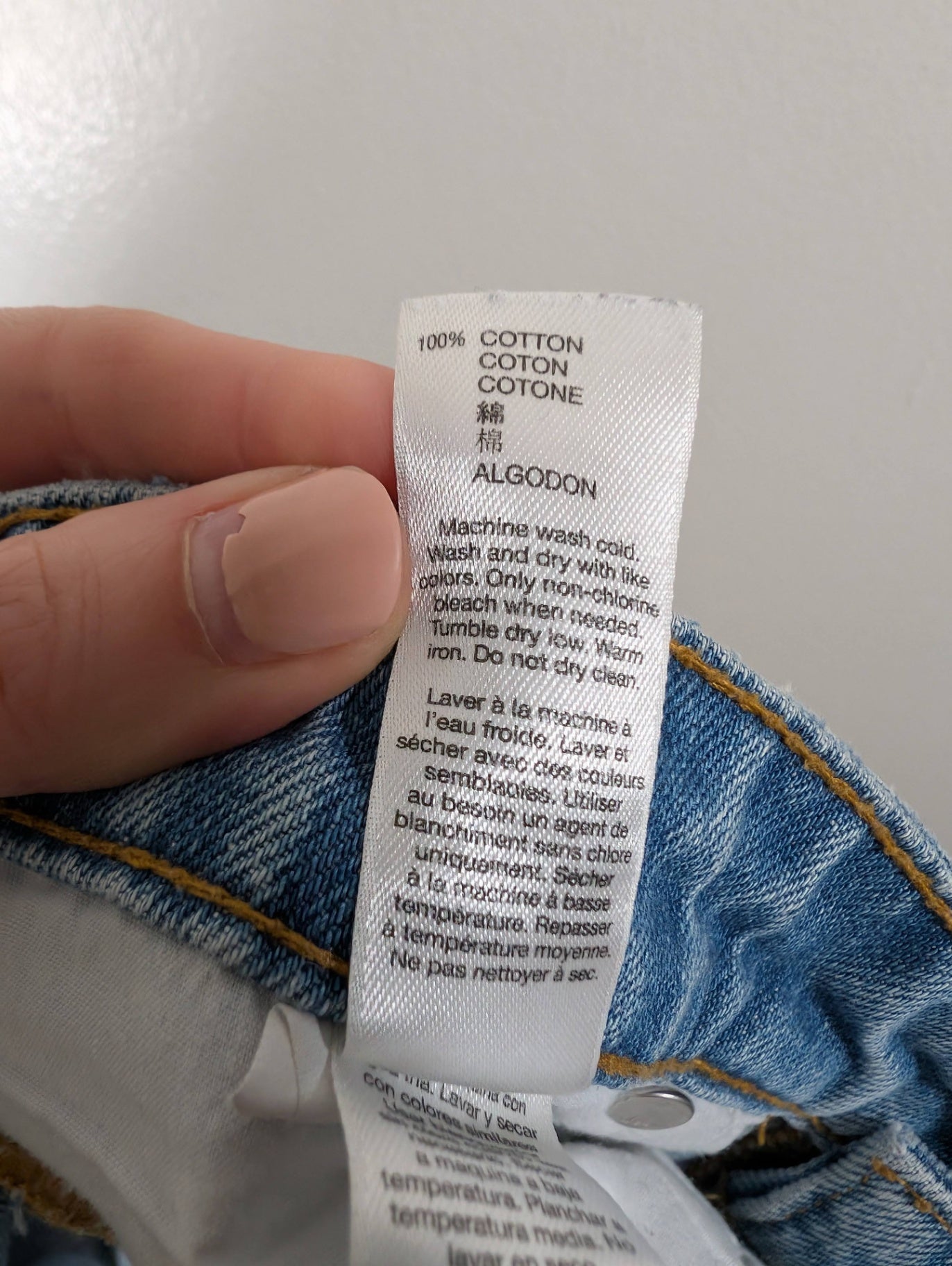 Gap boyfriend fit distressed jeans - SZ 4/27