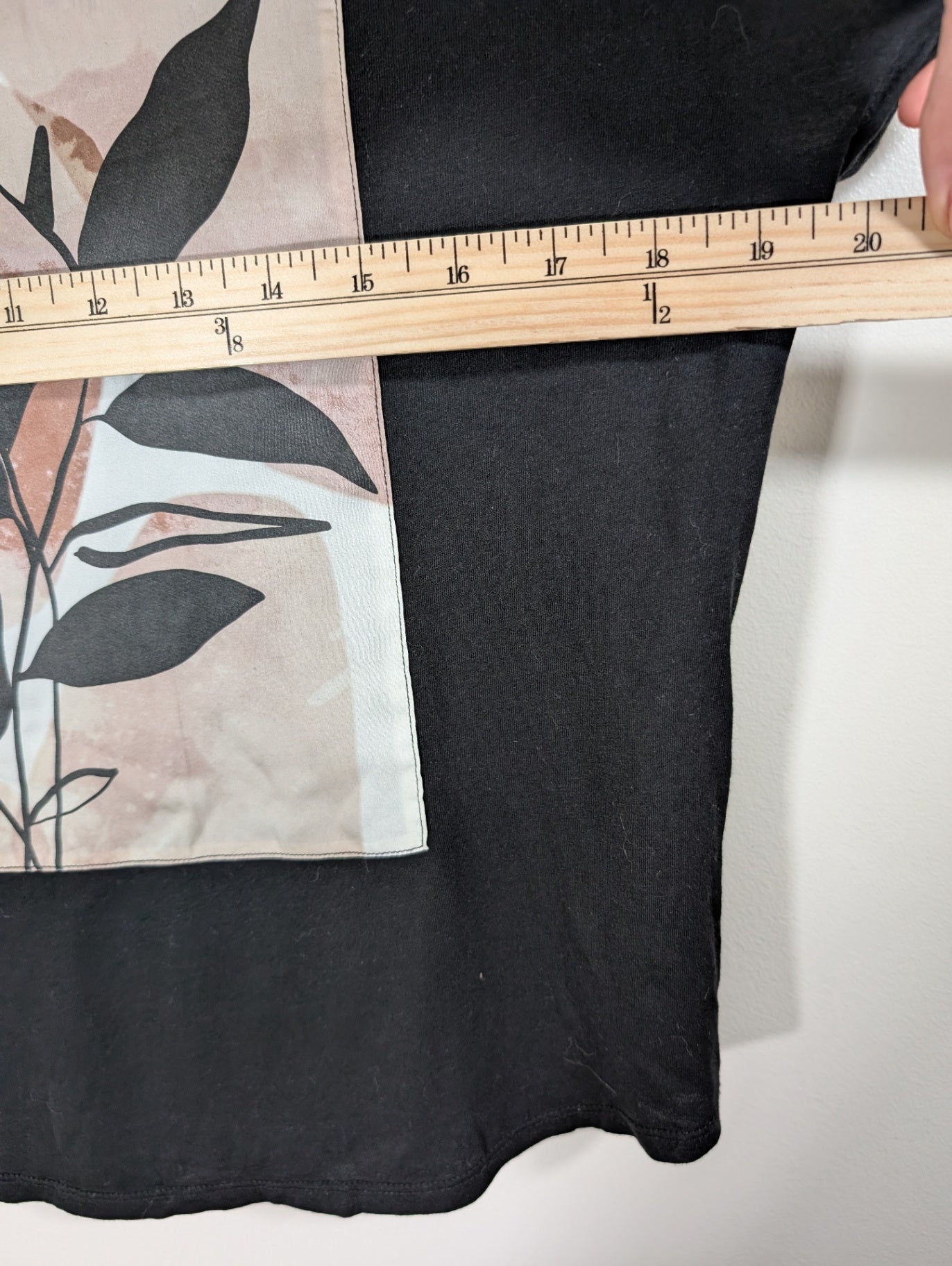 No label floral graphic tee - appears Medium