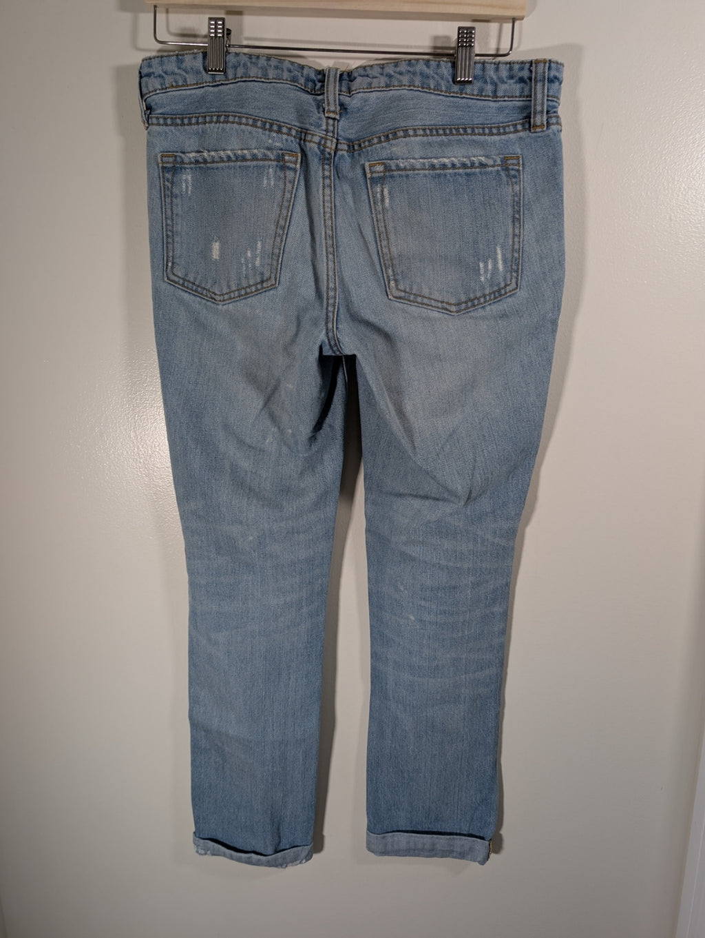 Gap boyfriend fit distressed jeans - SZ 4/27