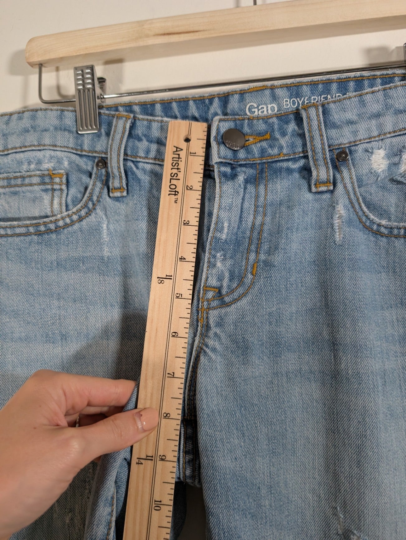 Gap boyfriend fit distressed jeans - SZ 4/27