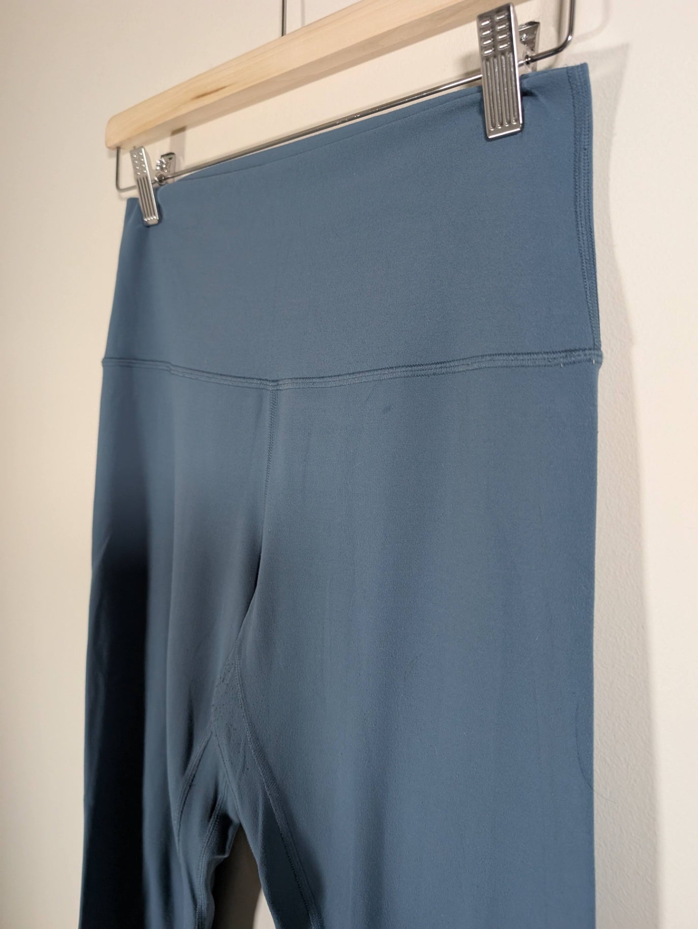 Lululemon blue leggings - SZ 8 (pilling)