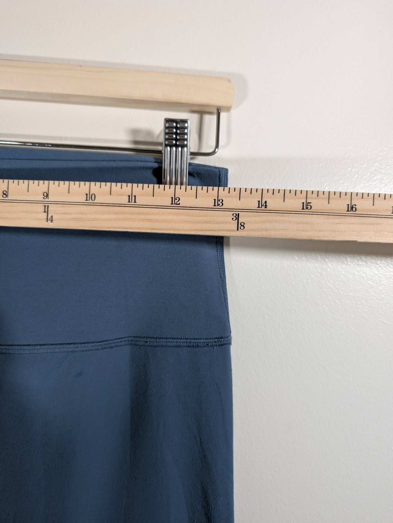 Lululemon blue leggings - SZ 8 (pilling)