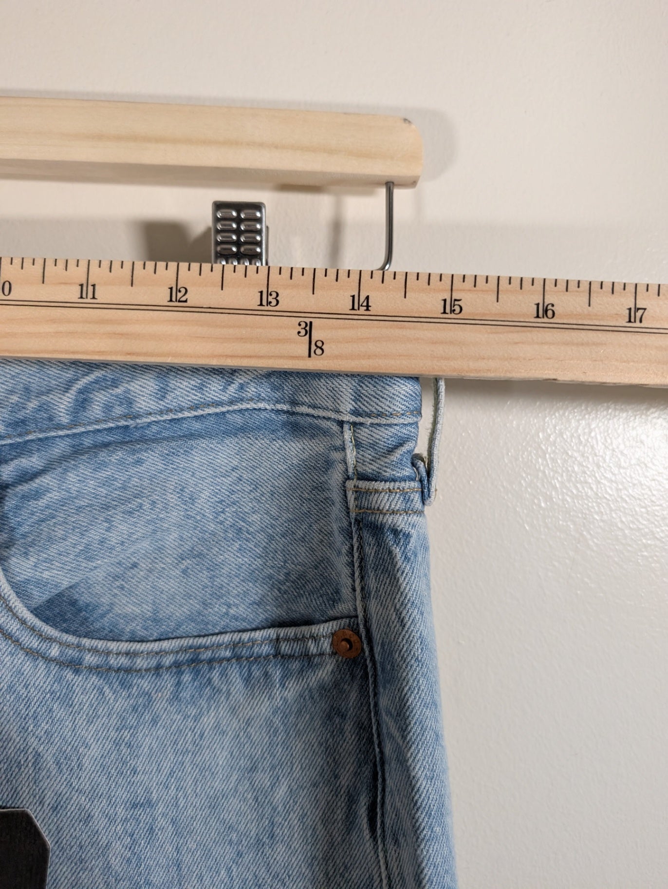 NWT Levi's 501 skinny jean - SZ 28