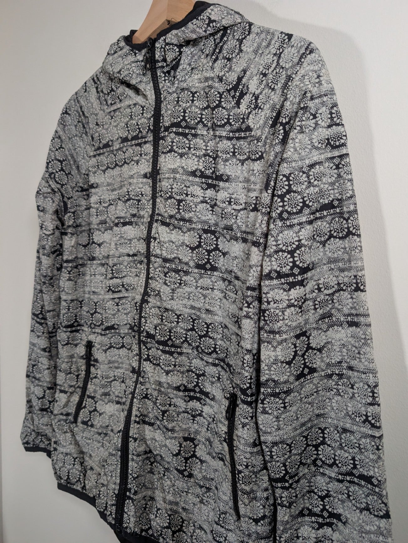 Element light jacket - appears small
