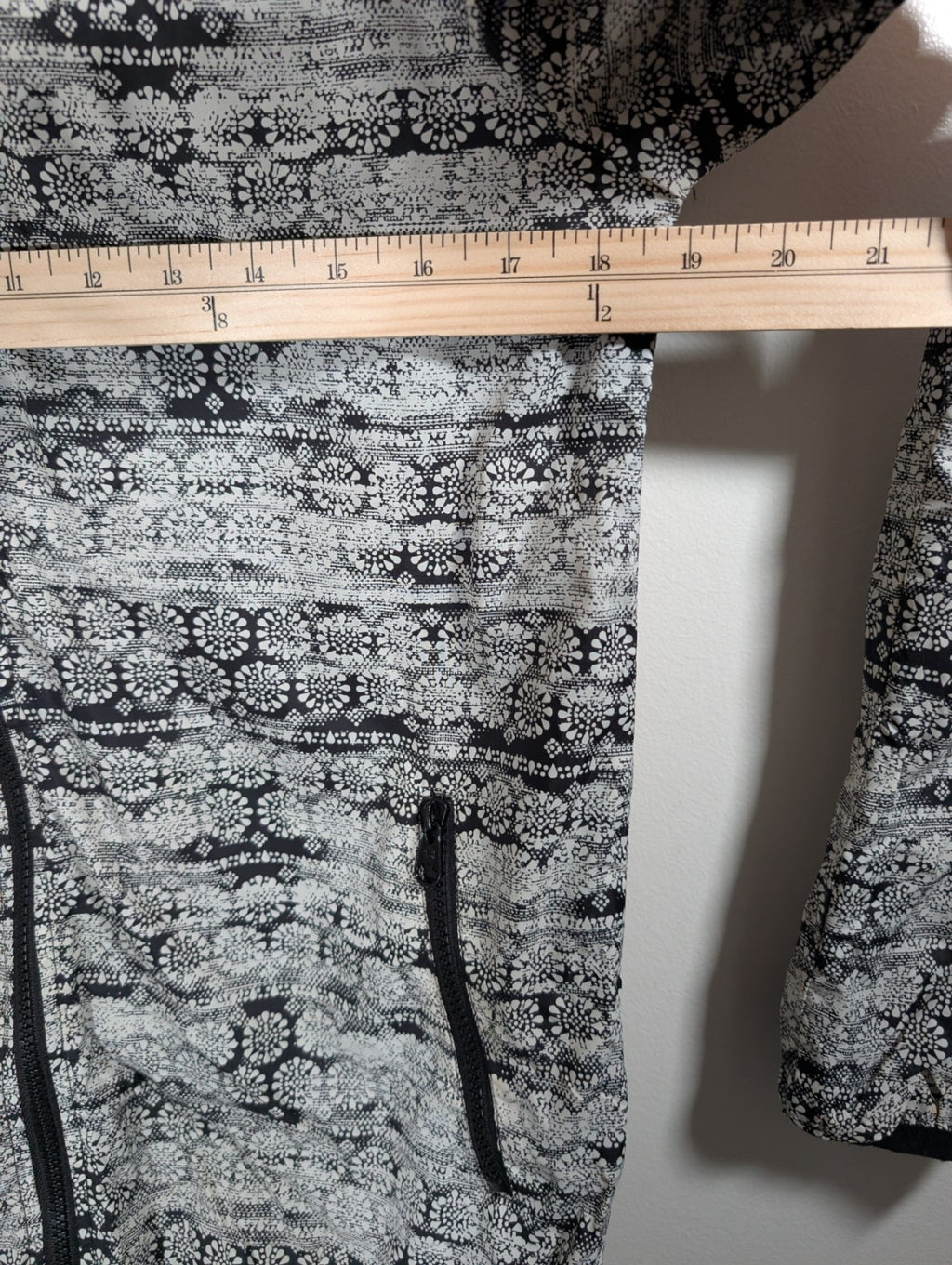 Element light jacket - appears small