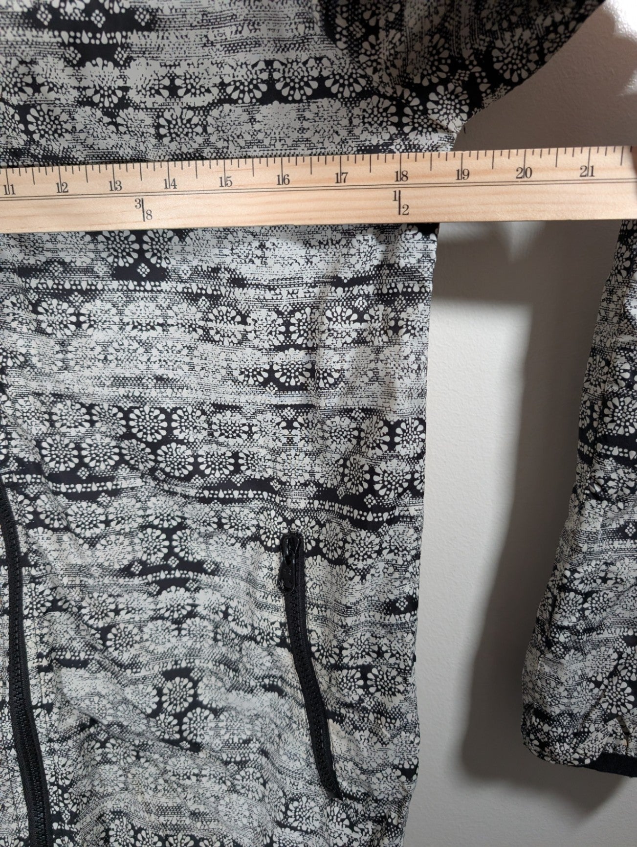 Element light jacket - appears small