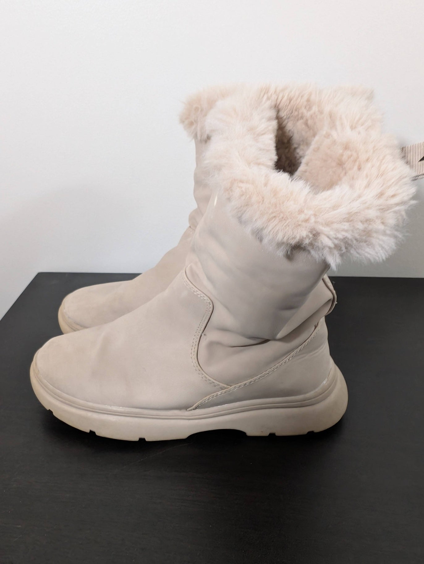 ZARA beige boots with faux fur- SZ 35