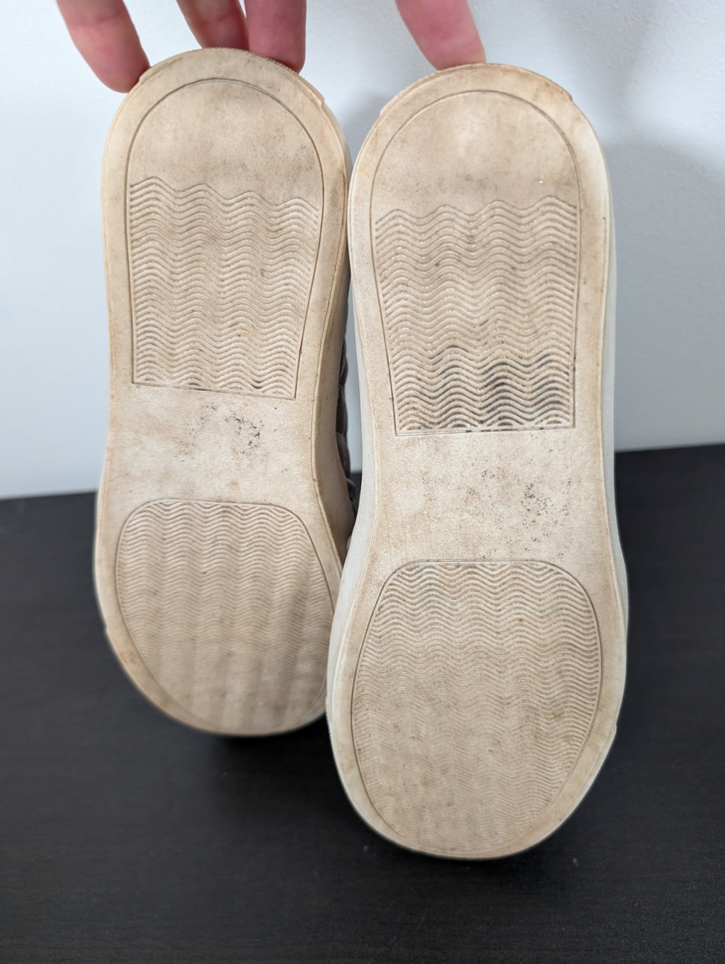 Steve Madden quilted slip on - SZ 7.5M (minor flaw)