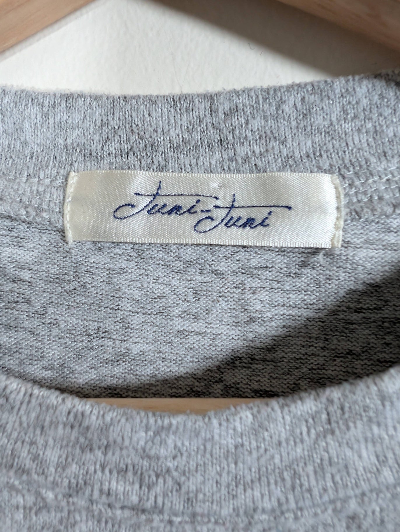 Juni Juni grey sweater - Small