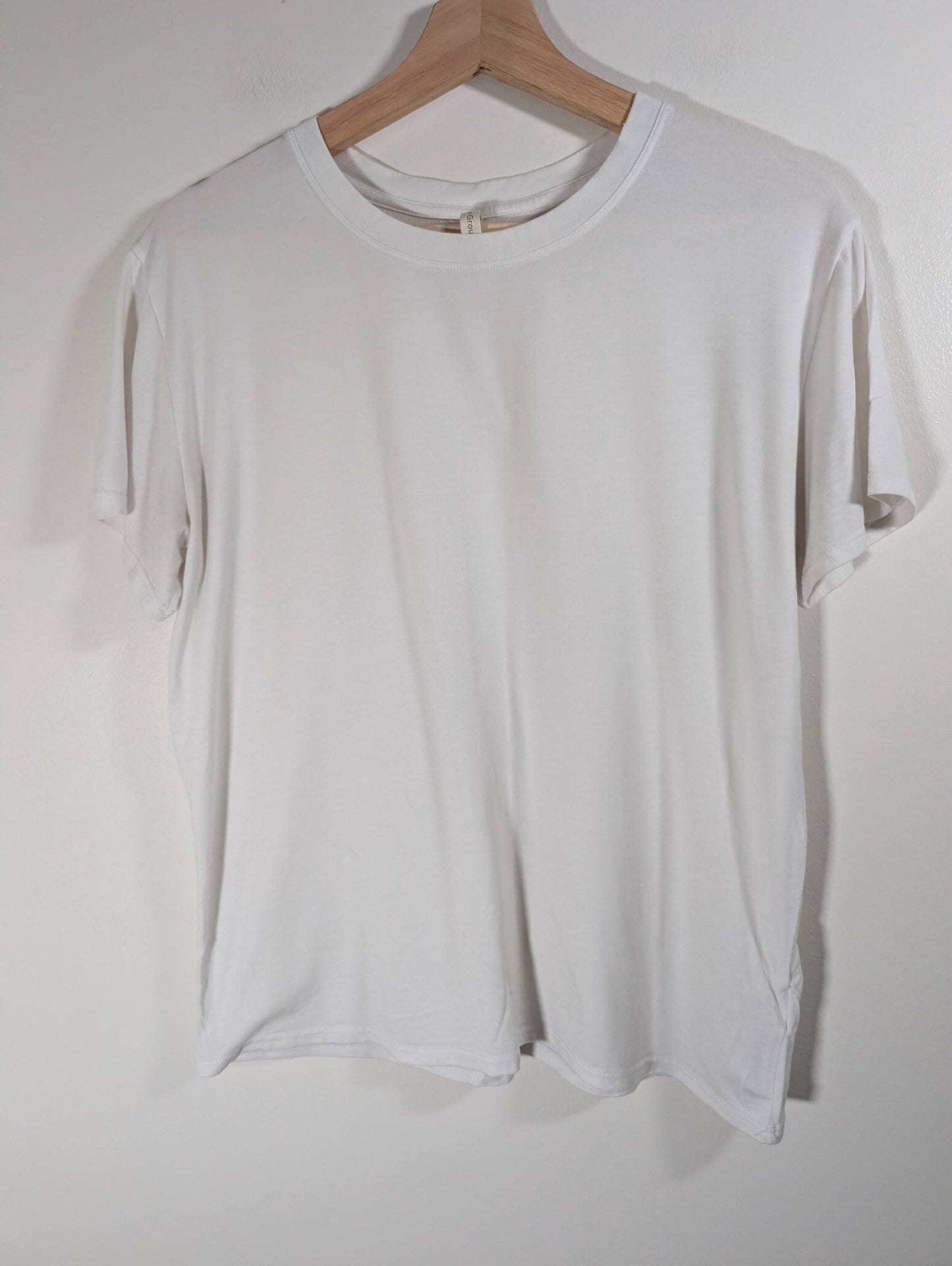 Babaton white t-shirt - Small