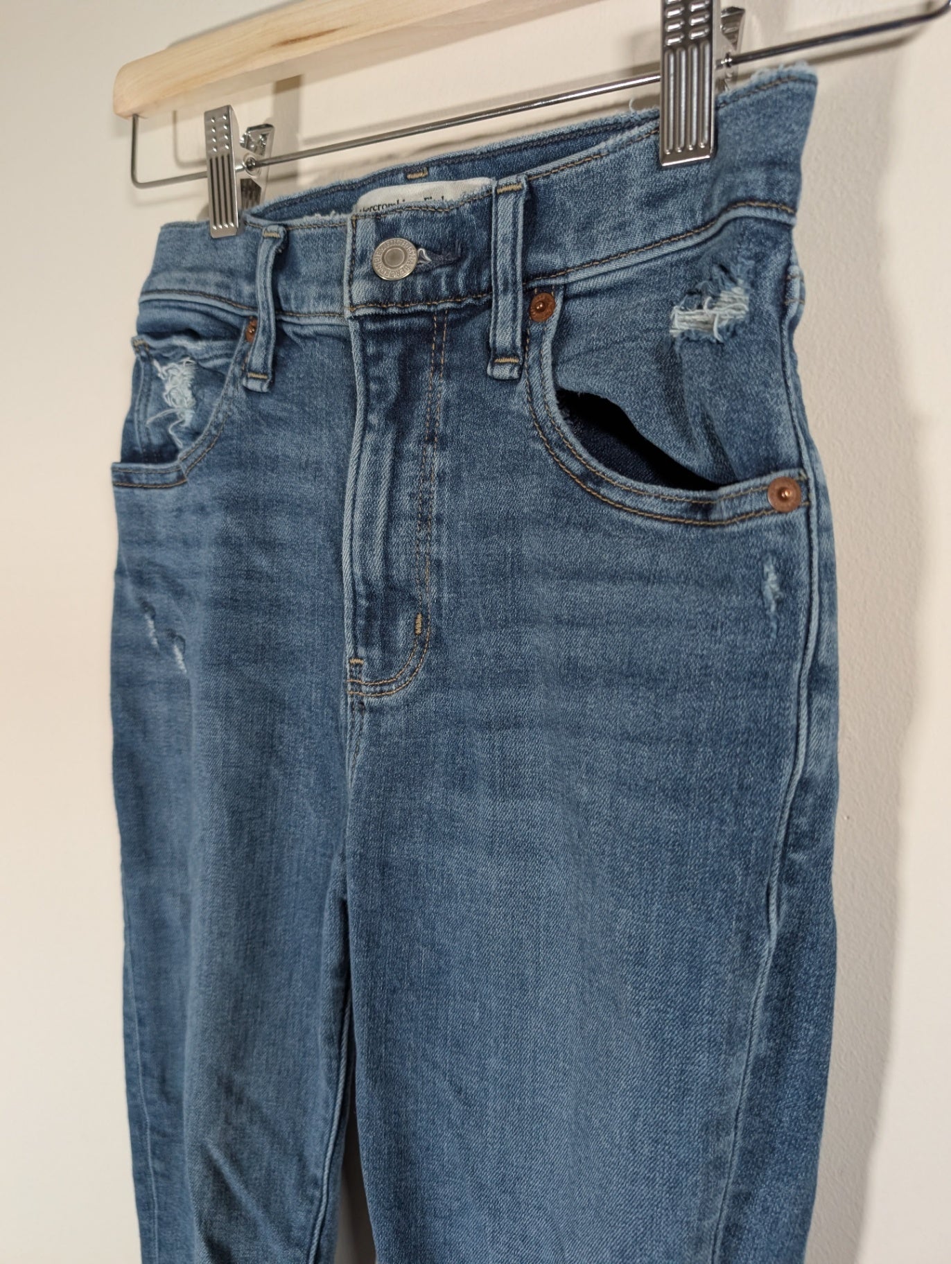Abercrombie & Fitch super skinny ankle high rise jean - SZ 24