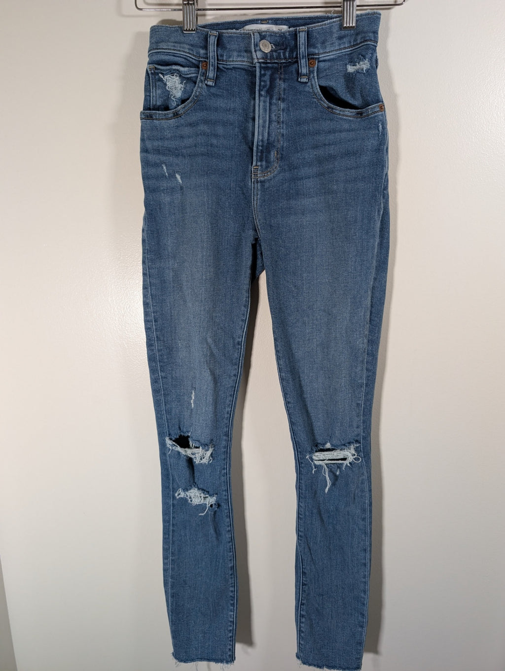 Abercrombie & Fitch super skinny ankle high rise jean - SZ 24