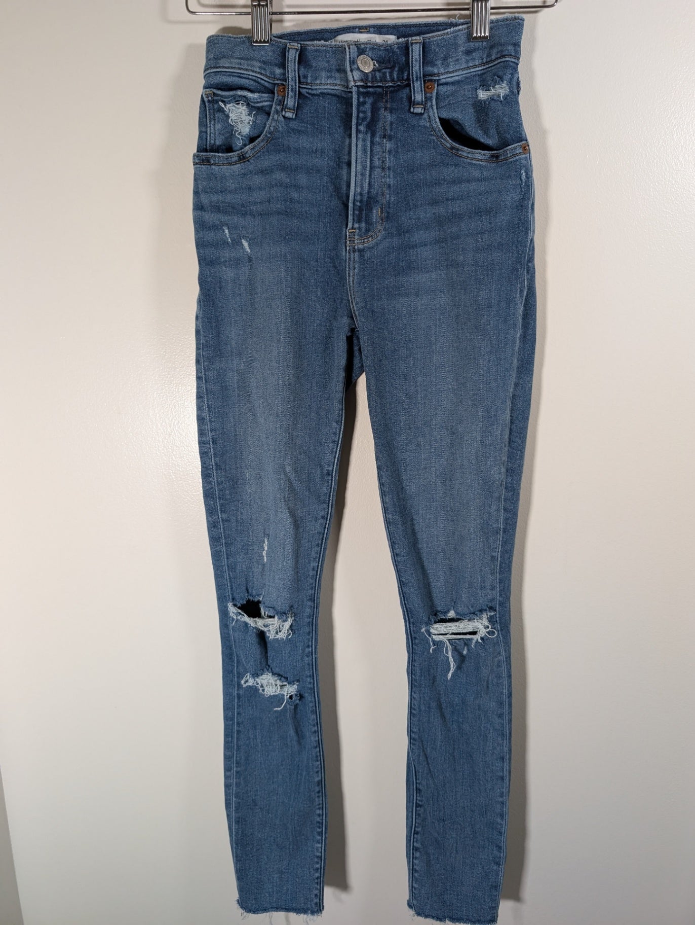 Abercrombie & Fitch super skinny ankle high rise jean - SZ 24