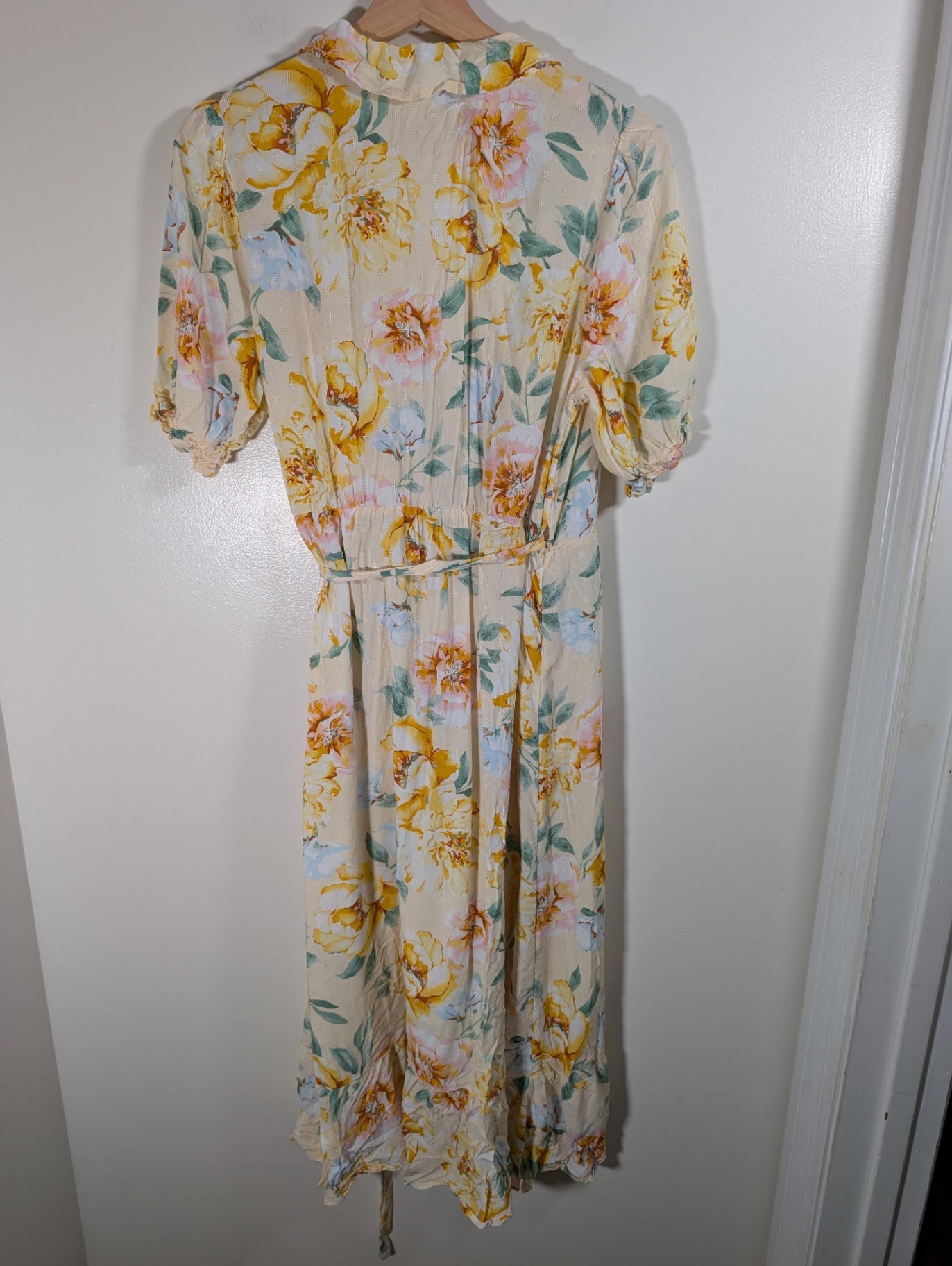 Old Navy floral wrap dress - Medium
