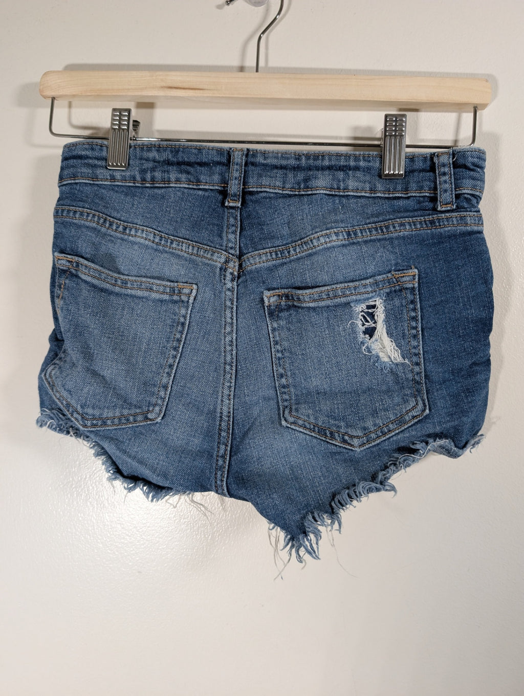H&M distressed denim shorts - SZ 2