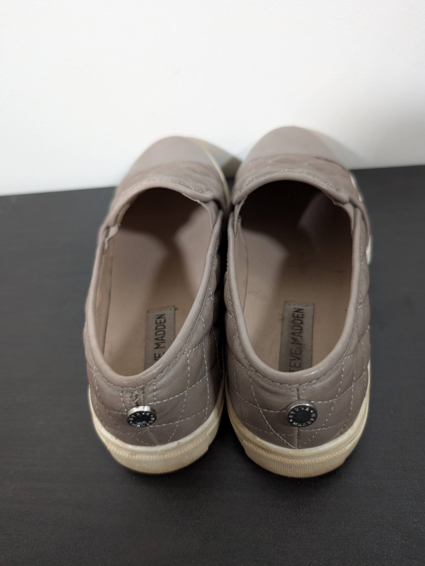Steve Madden quilted slip on - SZ 7.5M (minor flaw)