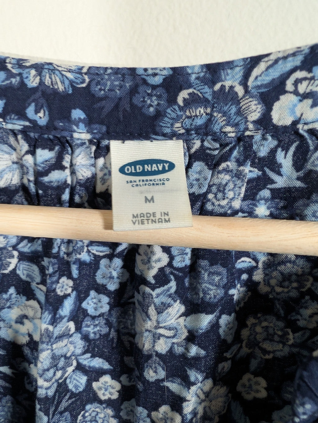 Old Navy blue floral blouse - Medium