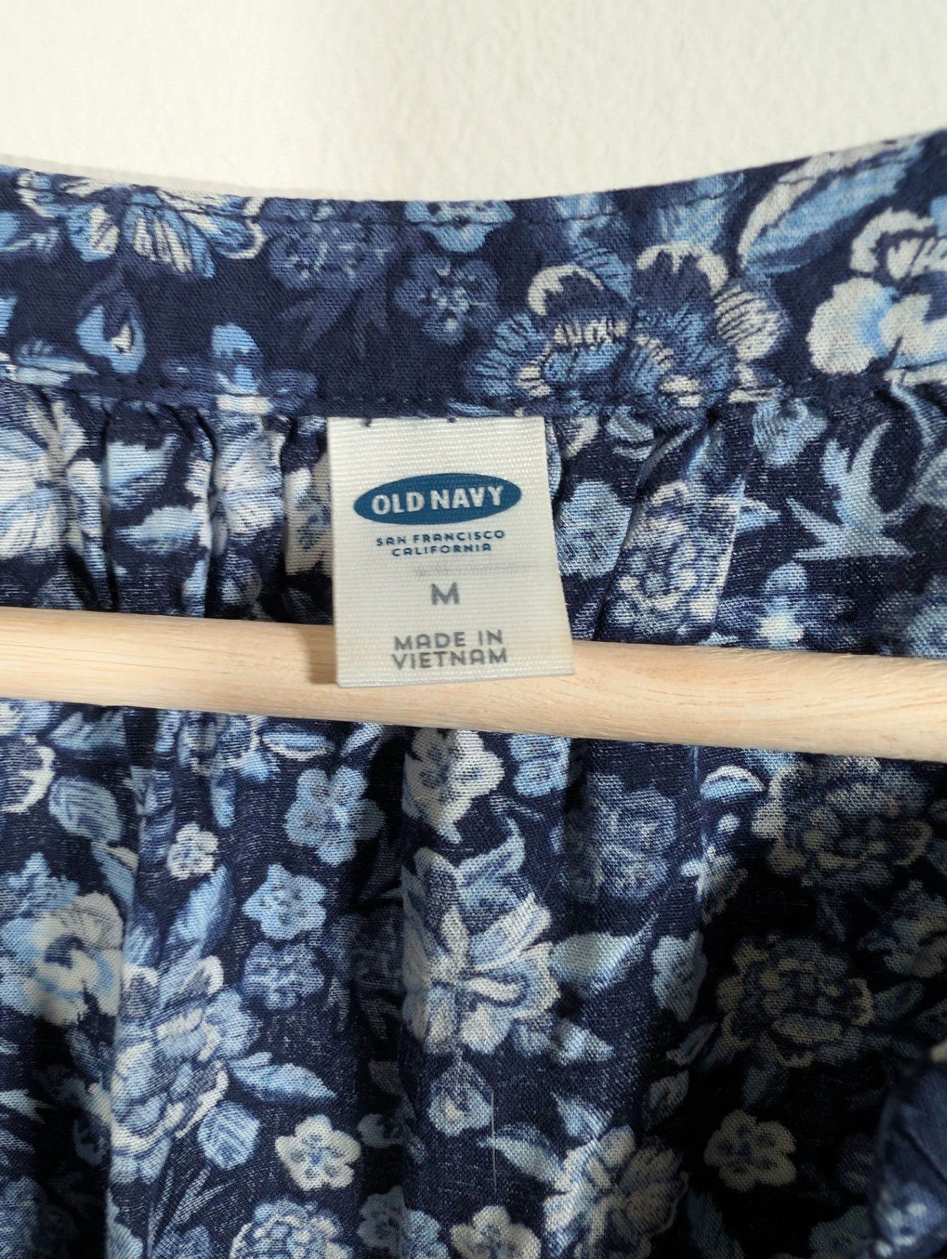 Old Navy blue floral blouse - Medium