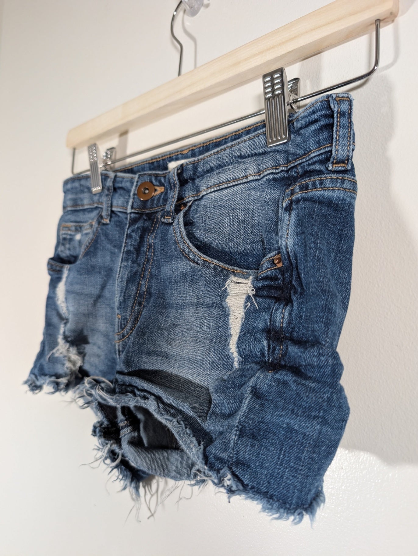 H&M distressed denim shorts - SZ 2