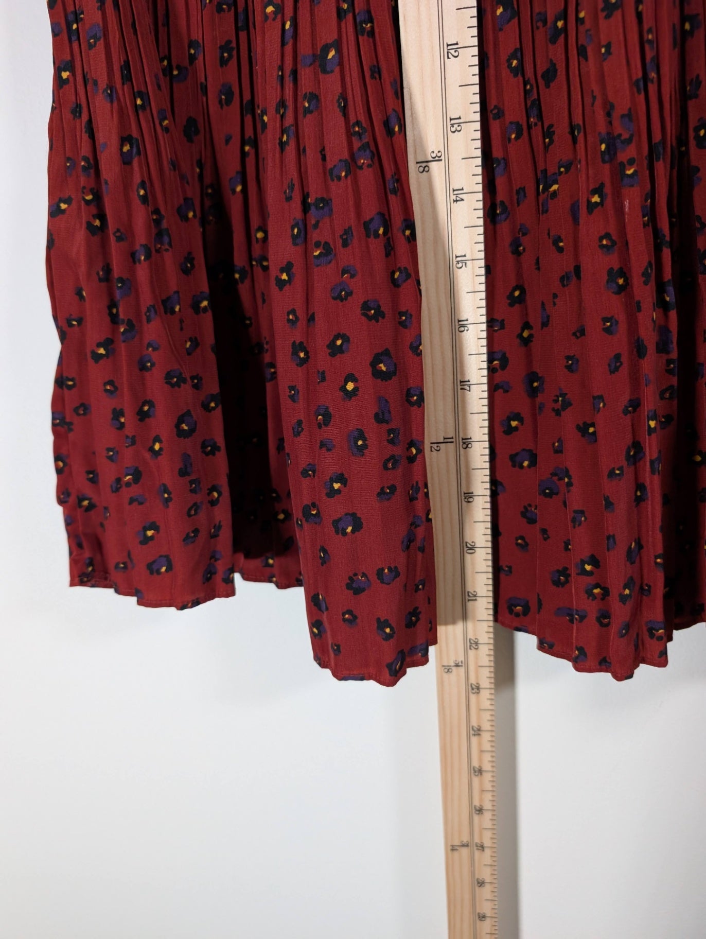 No label burgundy skirt - appears small