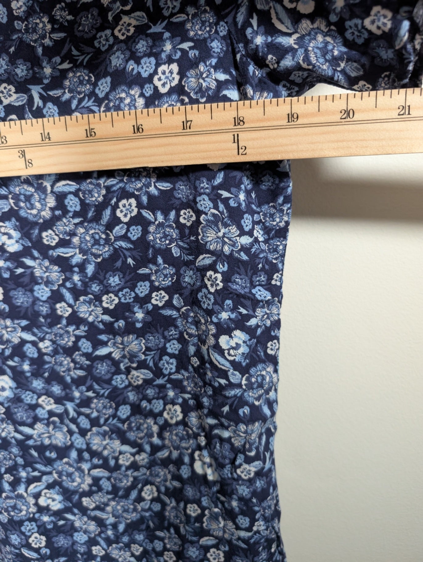 Old Navy blue floral blouse - Medium