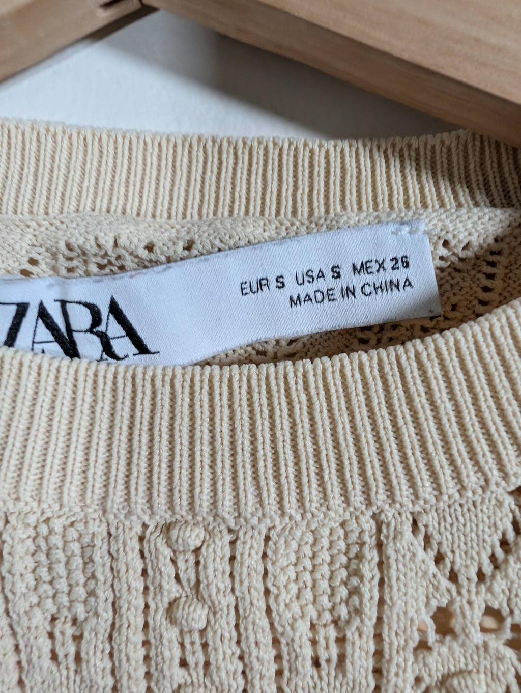 ZARA crochet-style sweater - Small